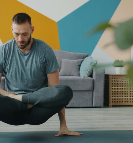5 yoga poses to help you lift heavy