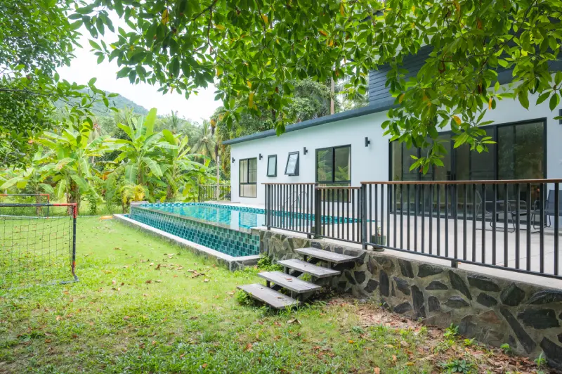 200-Hour-Yoga-Teacher-Training-In-Bali-Dining Area