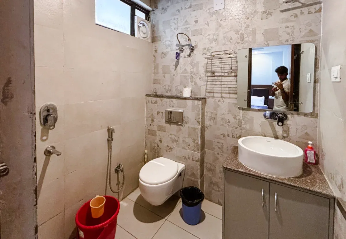 200-Hour-Yoga-Teacher-Training-In-Rishikesh-Washroom