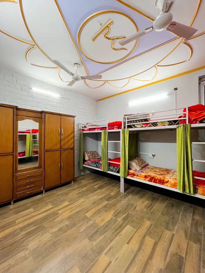 A student room at World Peace Yoga School, Rishikesh