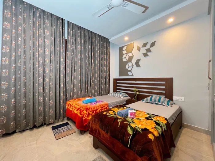 A student room at World Peace Yoga School, Rishikesh