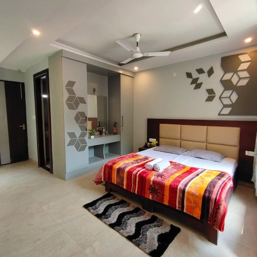 A student room at World Peace Yoga School, Rishikesh