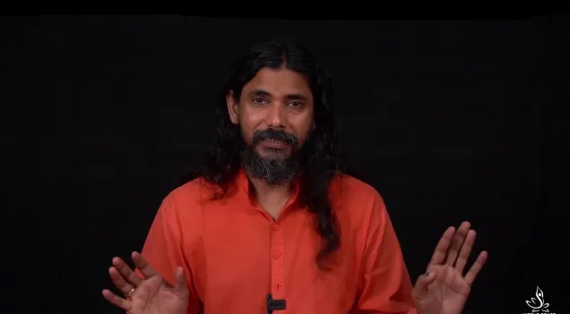 Yogi Vishnu teaching an online Kundalini class
