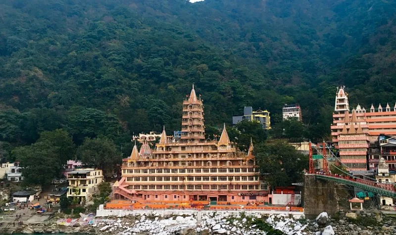 Laxman Jhula suspension bridge over the Ganga in Rishikesh