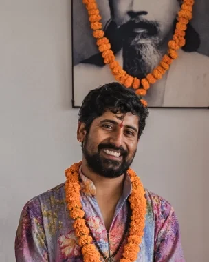 Mandeep Bhatt, Pranayama, Mantra and Kundalini Yoga teacher at World Peace Yoga School