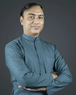 Yogi Praveen Rajput, Meditation and Philosophy teacher at World Peace Yoga School