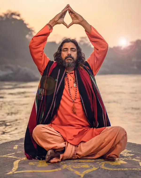 Yogi Vishnu Panigrahi guiding a session